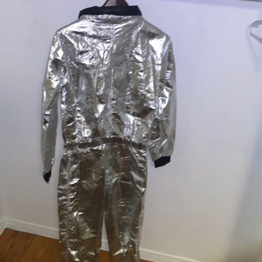Space suit - Picture 10 of 16
